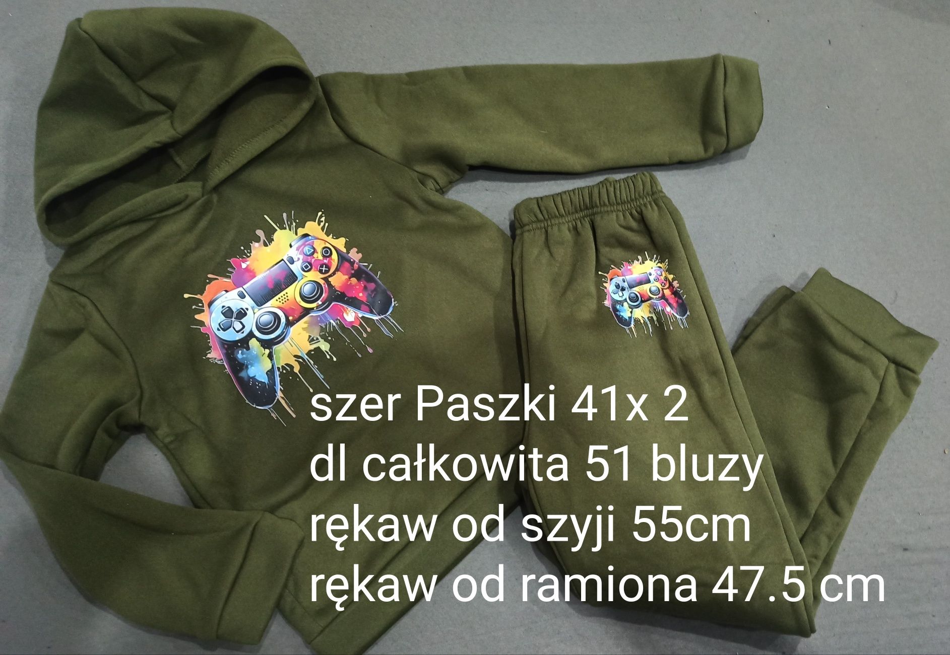 Nowy dres dla gracza khaki 134/140