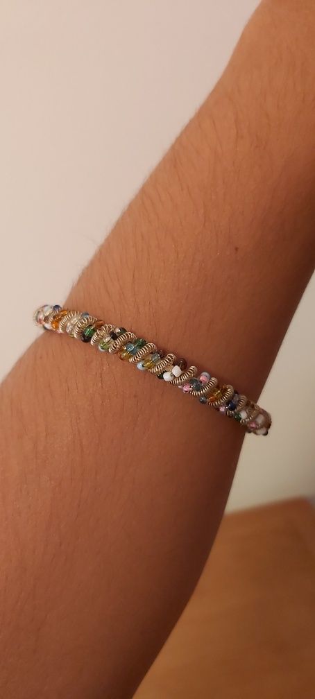 Várias pulseiras de verão/ praia em bijuteria novas