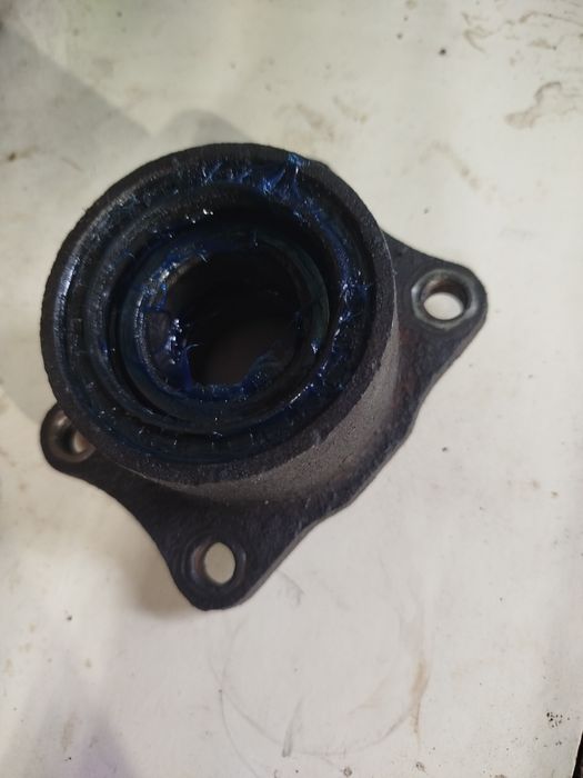 Продам ступицу на Форд Сиерра