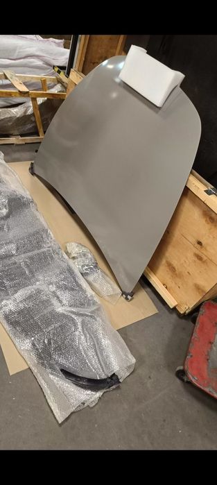 Капот Тесла mY  мУ новий аналог