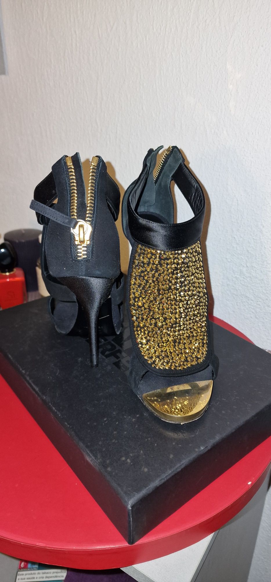 Sandálias. Sapato Giuseppe Zanotti