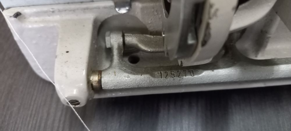 Máquina de costura Singer