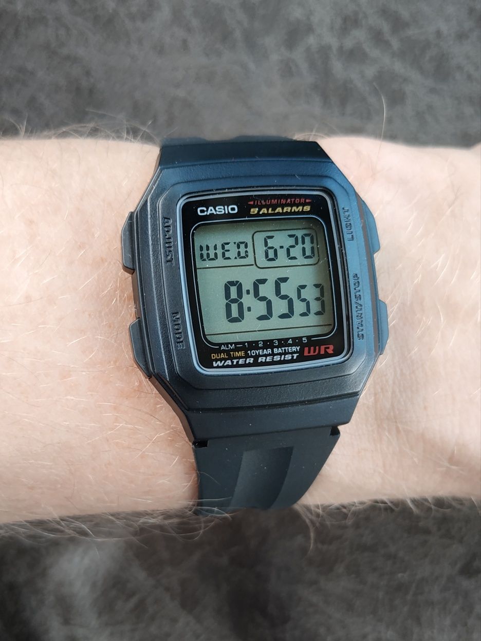 Годинник чоловічий Casio F-201WA Оригінал Гарантія Часы Касио