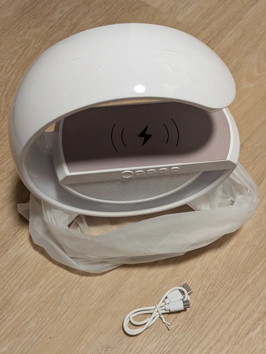 Głośnik Bluetooth LED z ładowarką indukcyjną