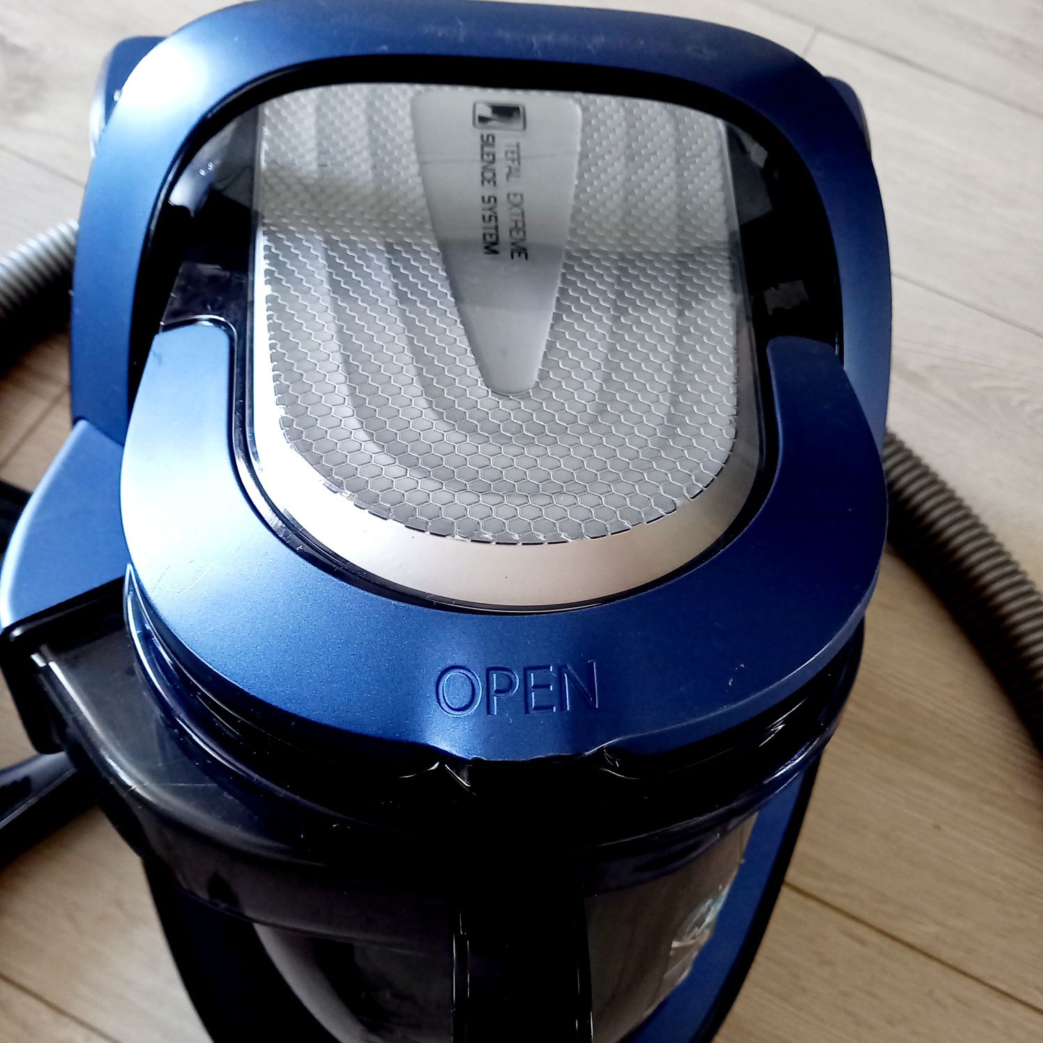 Odkurzacz bezworkowy Tefal TW7681EA Silence Force Cyclonic
 Silence F