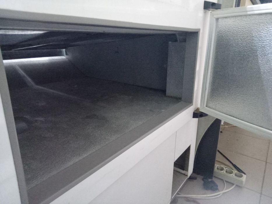 Вітрина холодильник