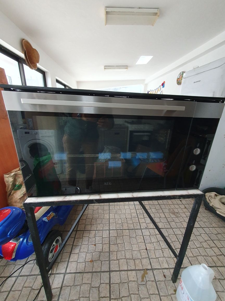 Vende-se Forno AEG modelo KEK442910M