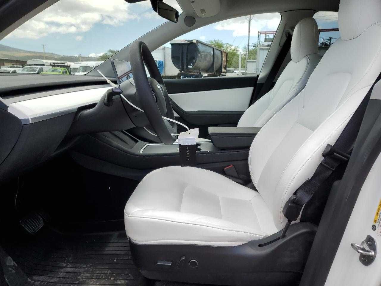 Tesla Model Y (2022)