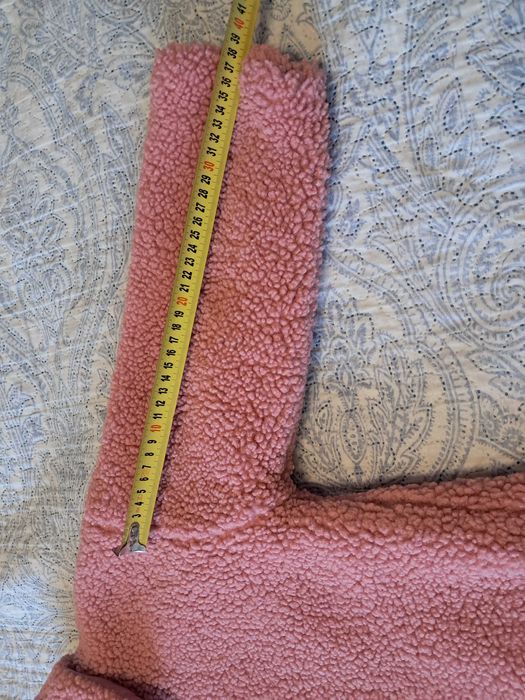 Продам пальто для девочки