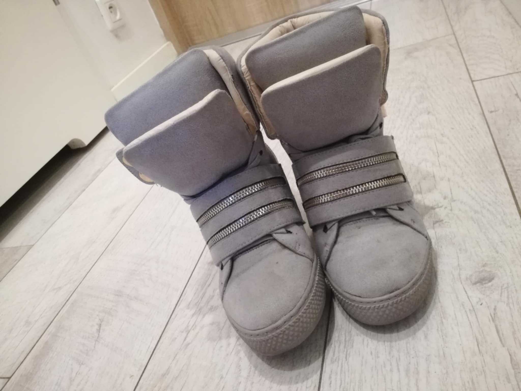 Sprzedam buty elegancko sportowe na koturnie