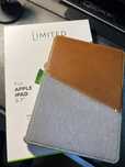Capa em pele para Ipad 9.7” 6th Generation