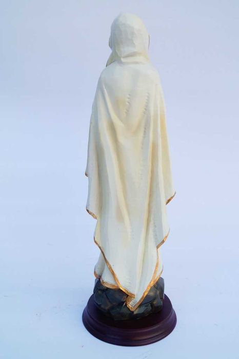 Matka Boska piękna figurka figura