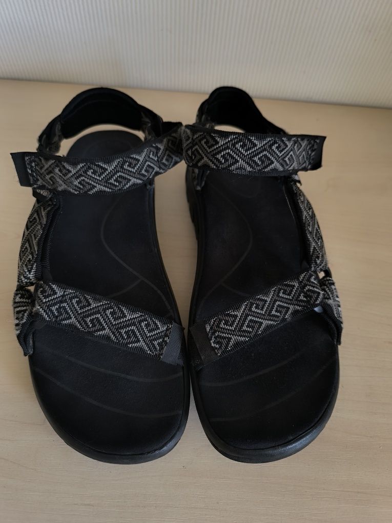 Трекінгові босоніжки Teva р 41-42 (27 см)