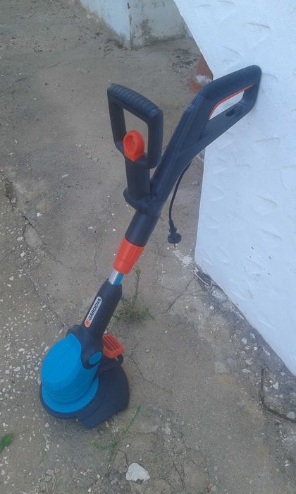 Vendo aparador eléctrico Gardena Easy Cut 400/25