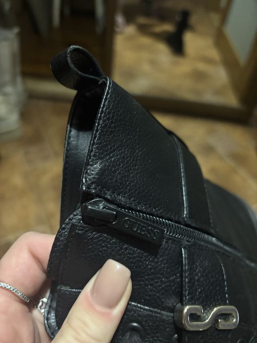 Ботинки фірми Guess