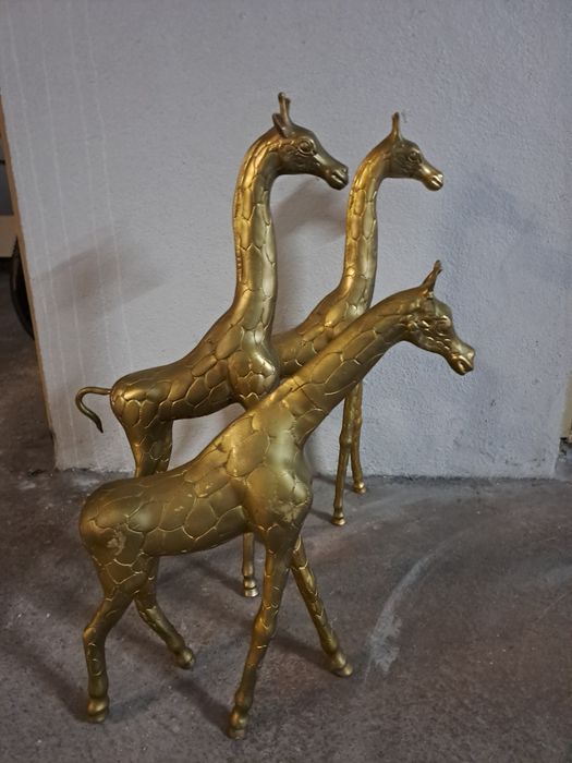 3 girafas em metal pesado 50cms +/-