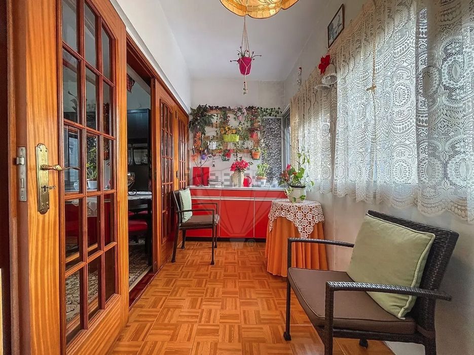 Portas interiores de madeira cor mogno