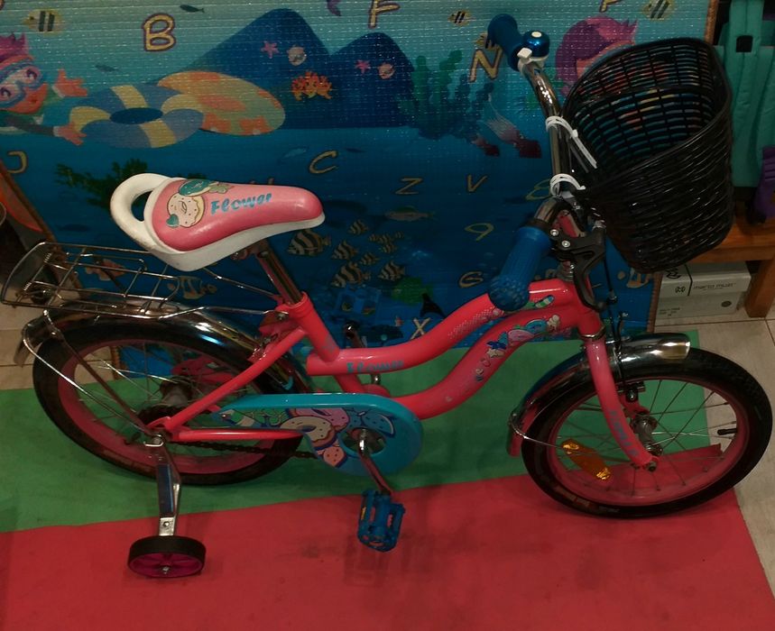 Продам детский велосипед на 16 дюймов диаметр колес Profi почти новый.