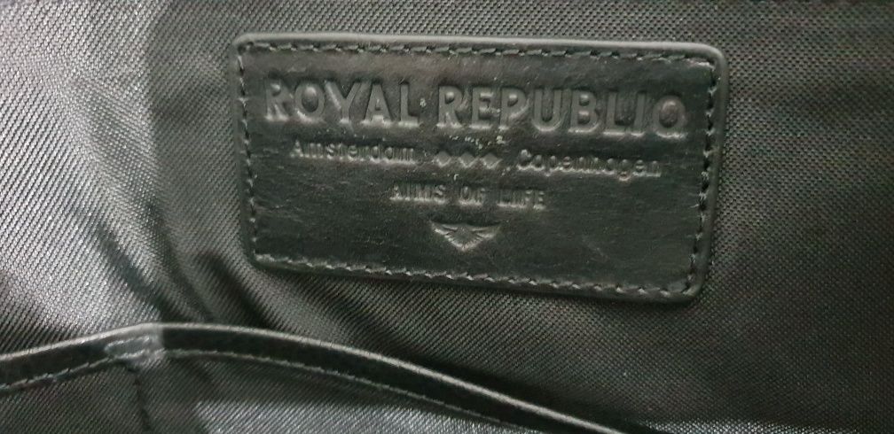 Torba na laptopa skóra naturalna. Royal Republiq Laptop Bag Caviar