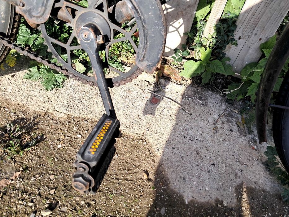 Stary szwajcarski rower wojskowy