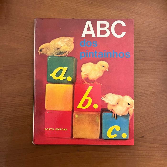 ABC dos pintainhos (1977)