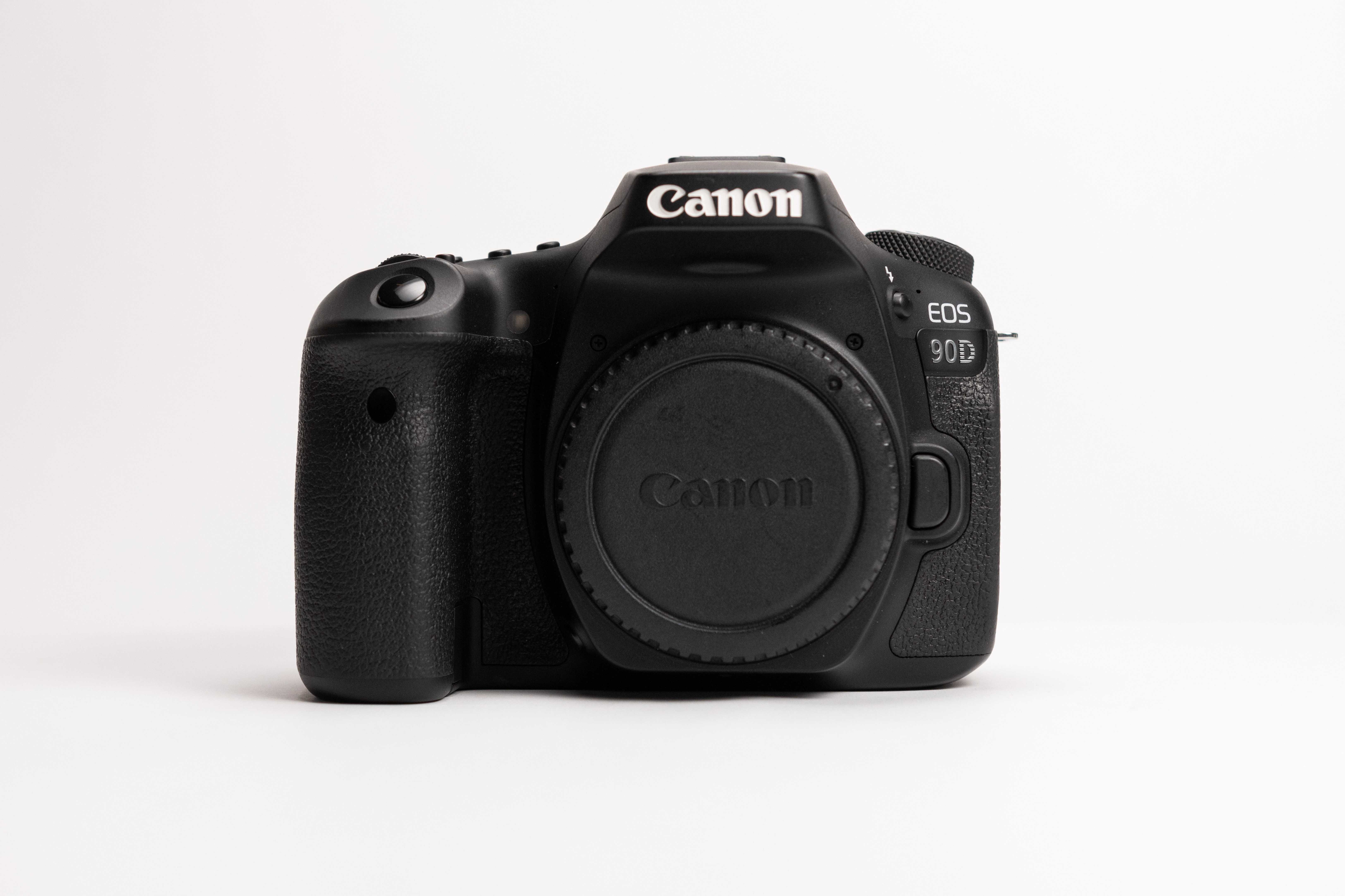 Canon 90D + Sigma 17-70mm f/2.8-4 EF *USADO*