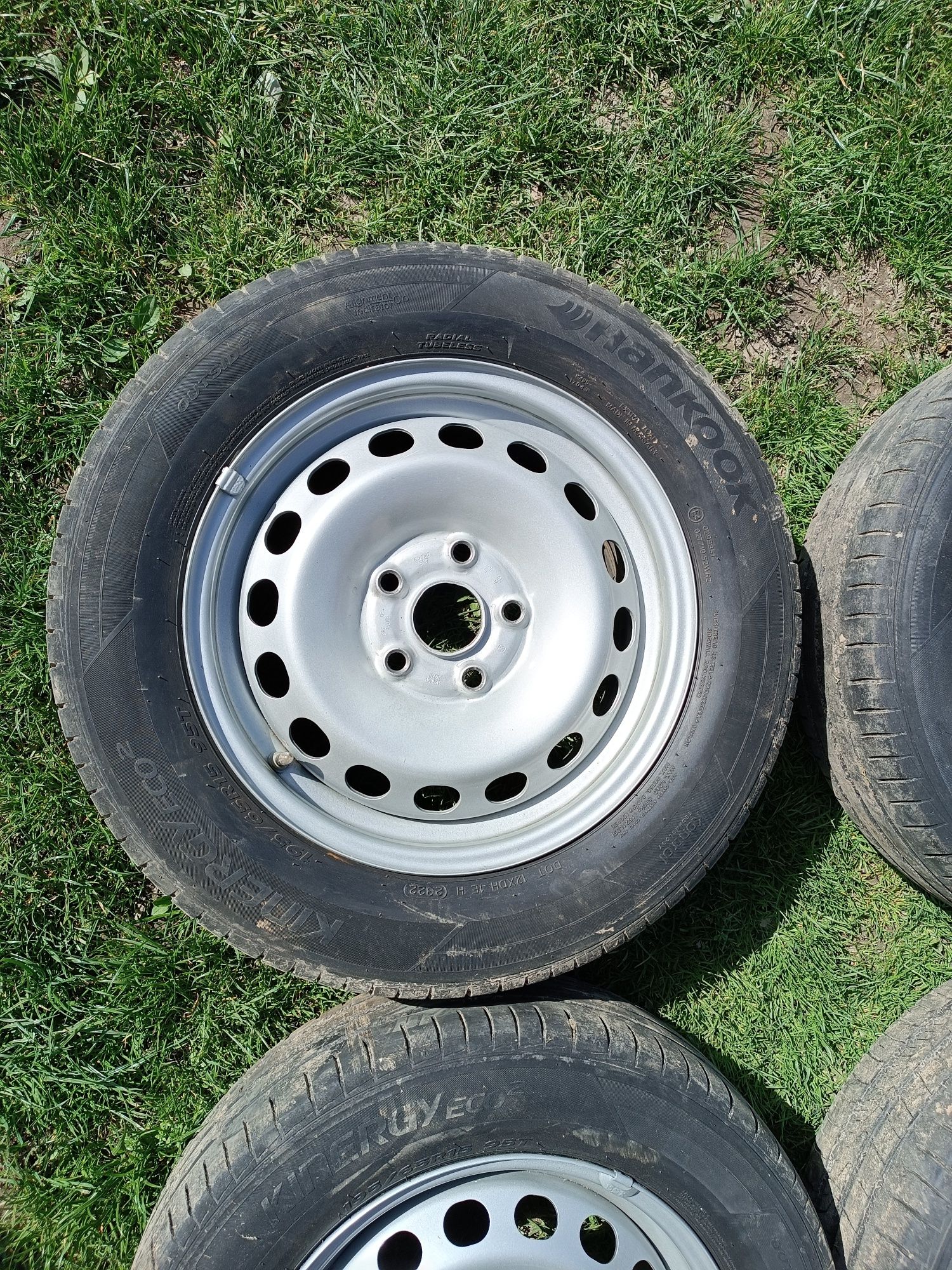 Komplet kół VW caddy 195/65R15