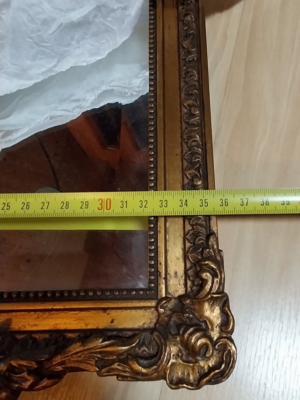 Lindíssimo espelho antigo em gesso dourado