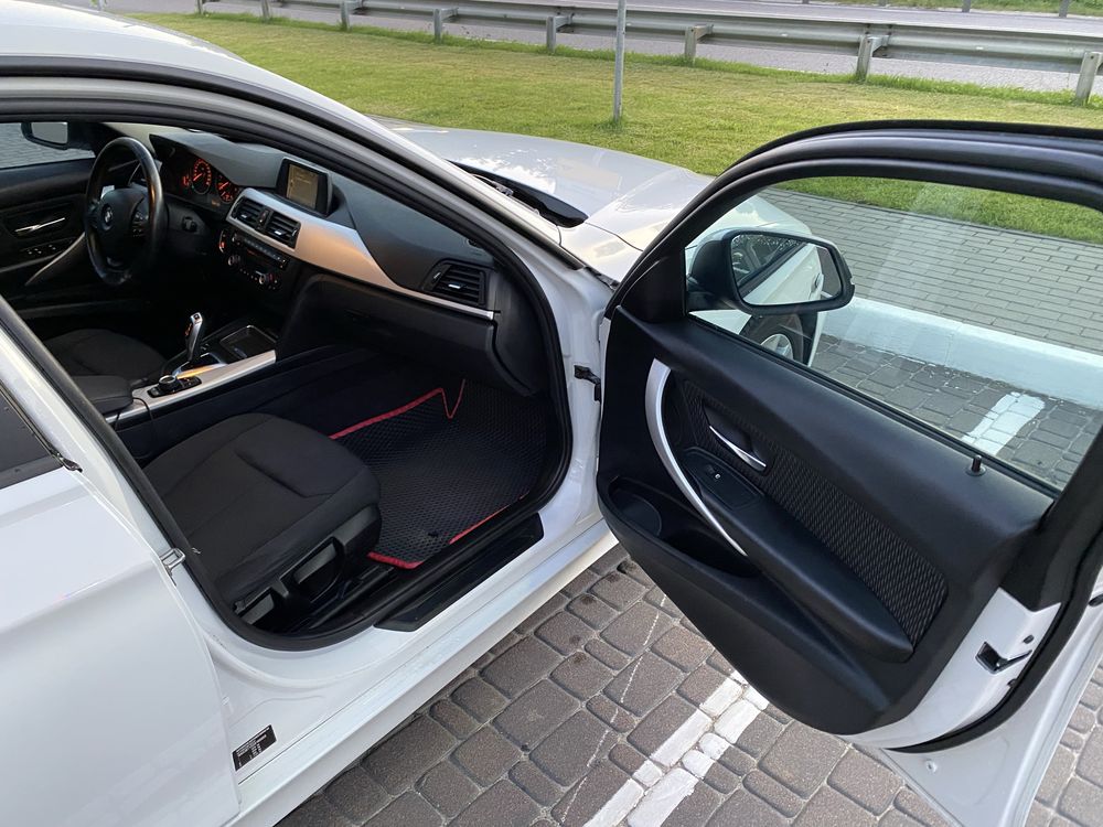 BMW f30 320i офіціал в рідній фарбі