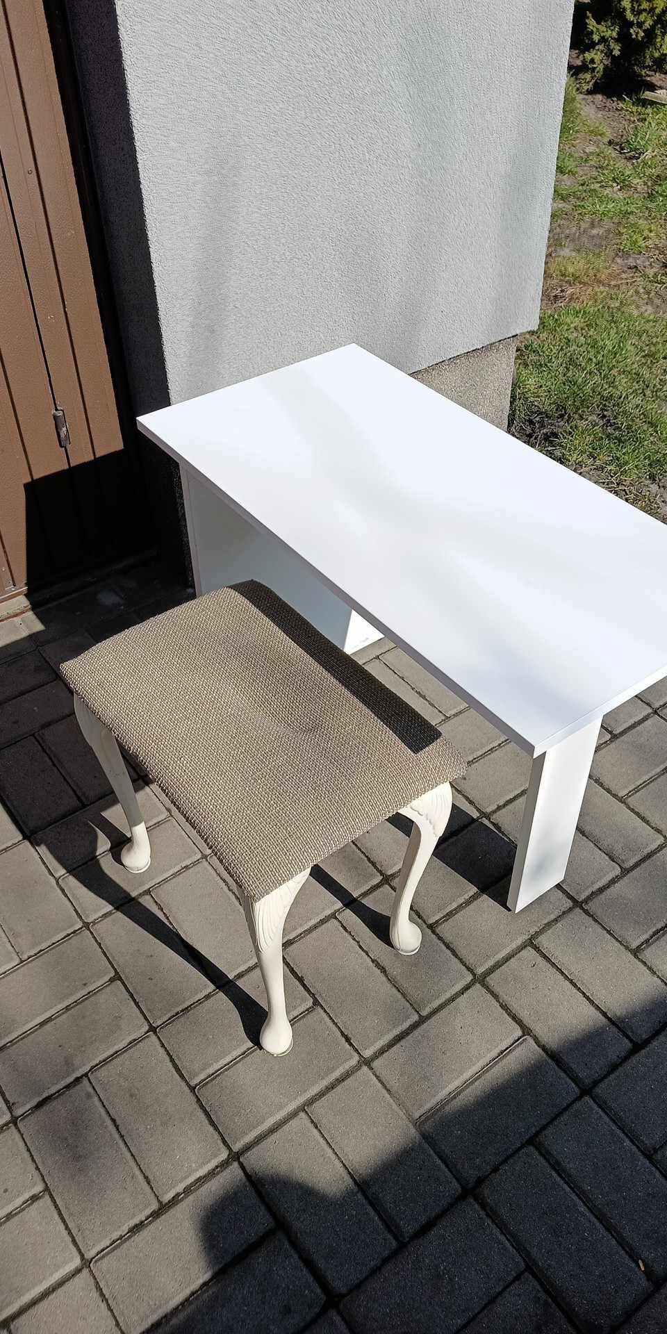 Stolik i Taboret