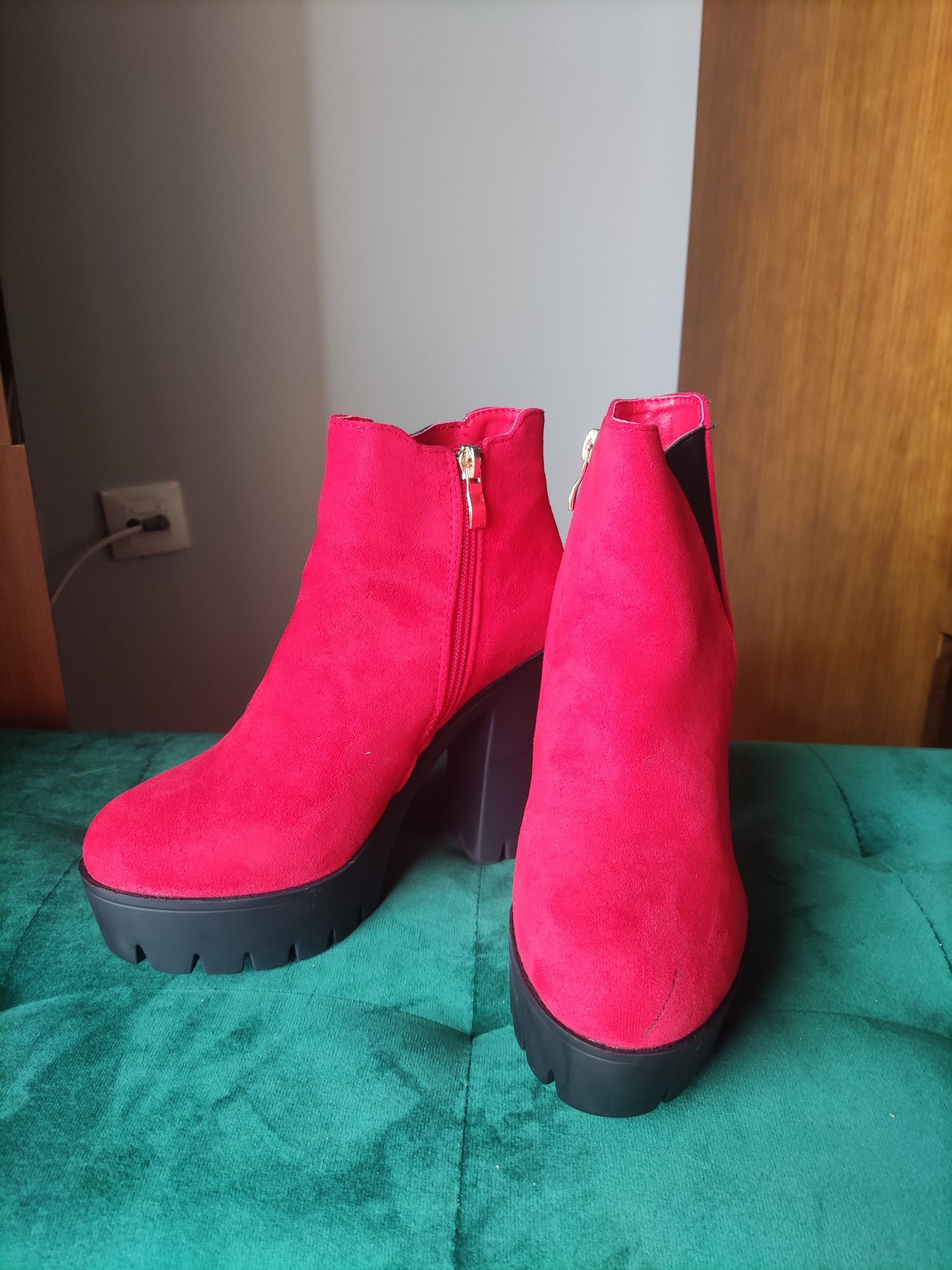 Botas vermelhas (37)