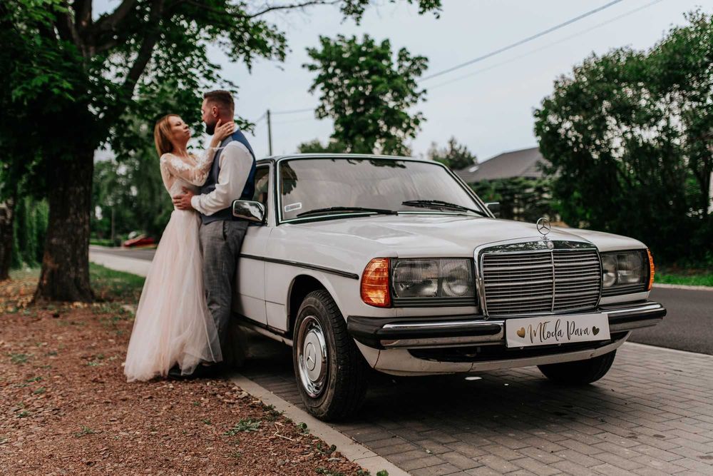 Zabytkowe Auta do Ślubu – Mercedes i Kultowy Ogórek na Wynajem! klasyk