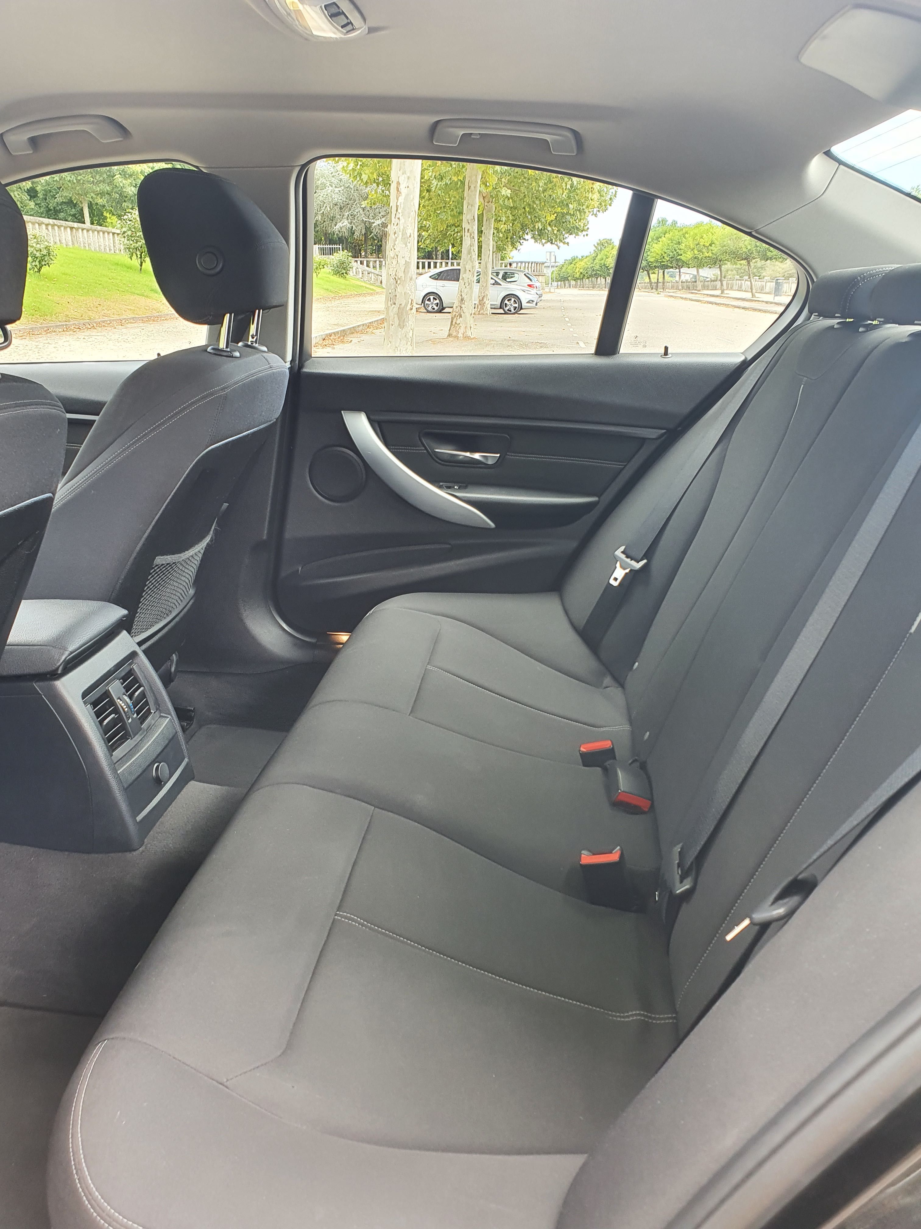 BMW 318d Sport - 2013