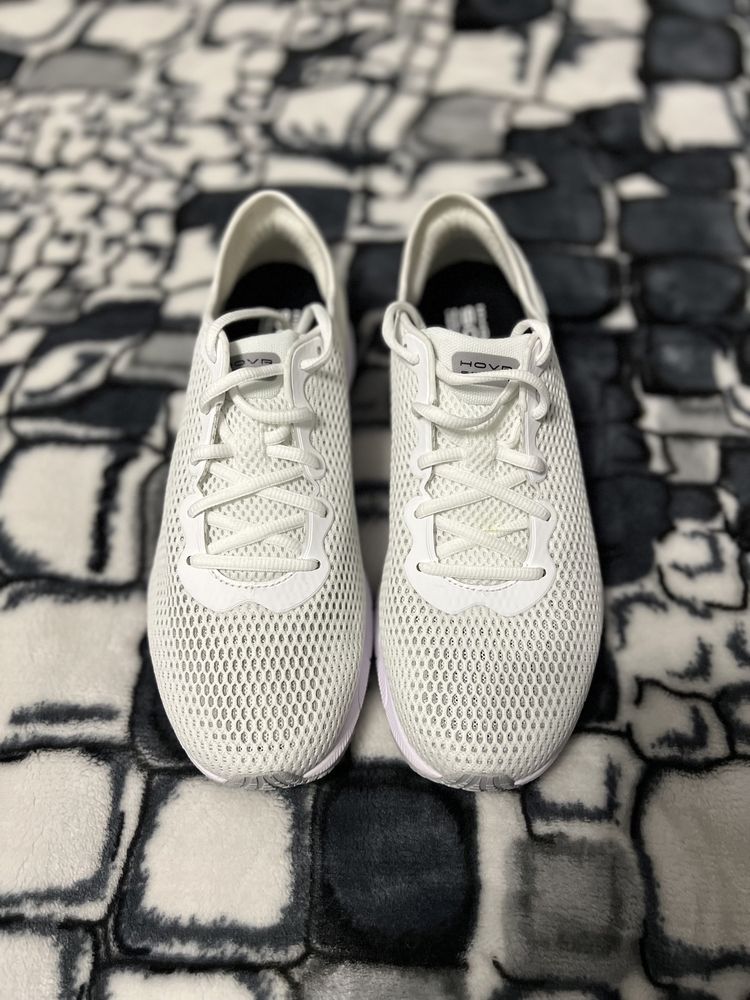 Кросівки Under Armour Hovr Sonic 4