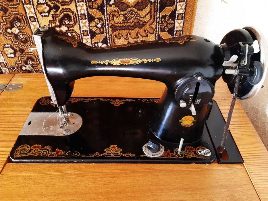 Швейна машинка радянська