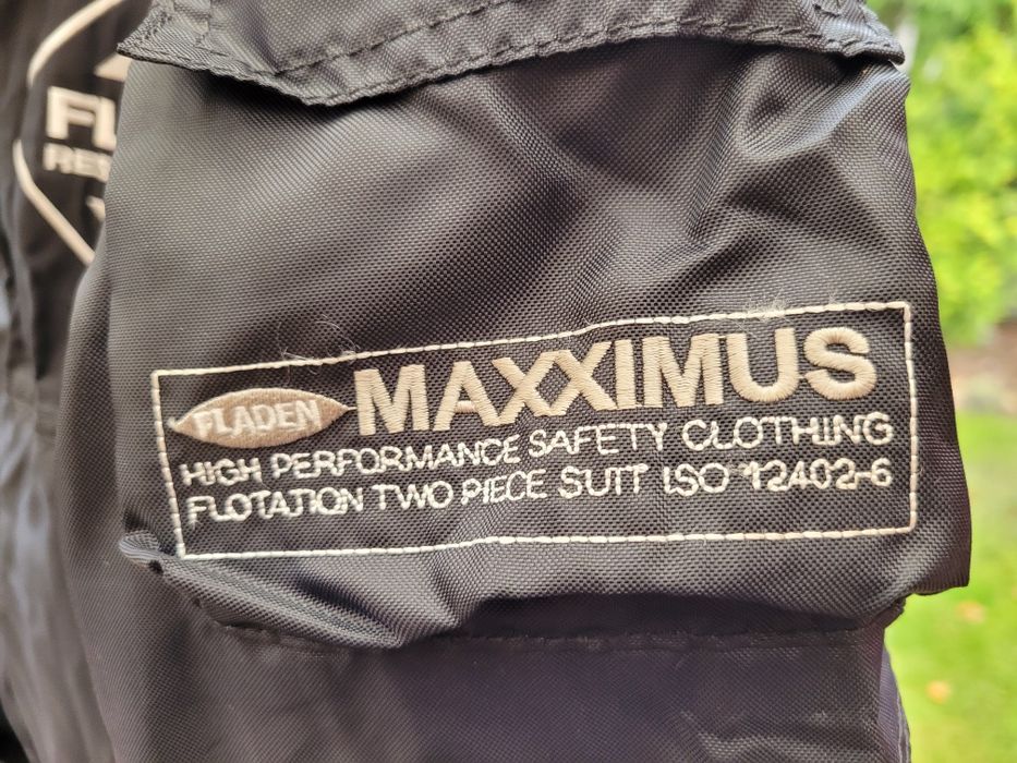 Sztormiak wodoodporny, wypornościowy