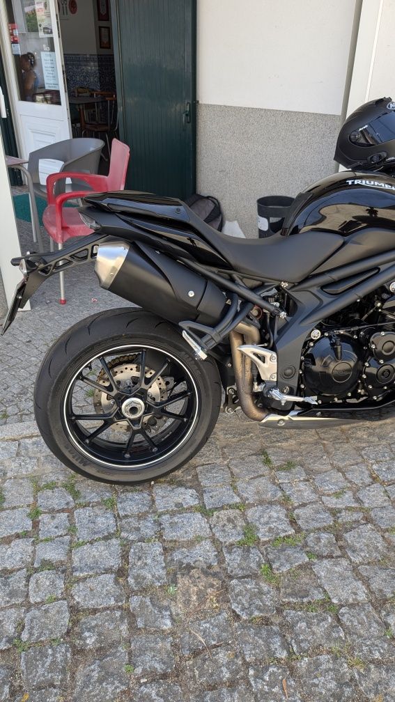 Triumph Speed Triple 1050 94