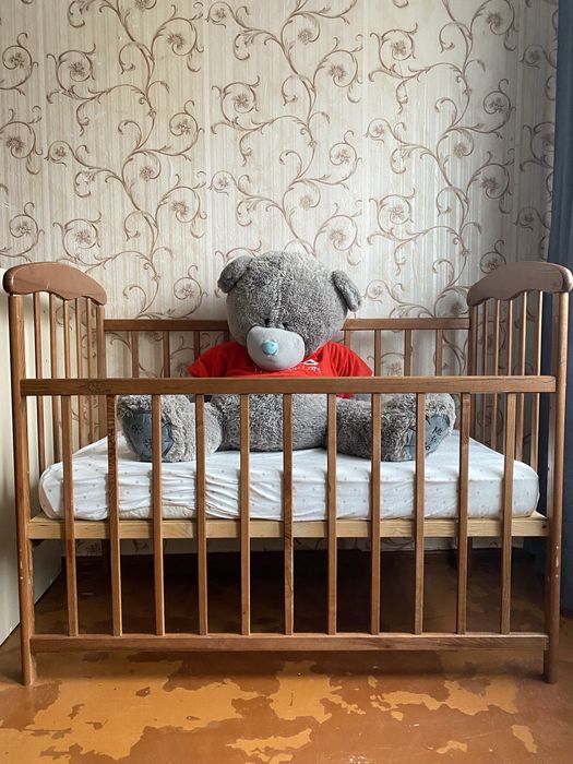 Дитяче ліжечко для дівчинки