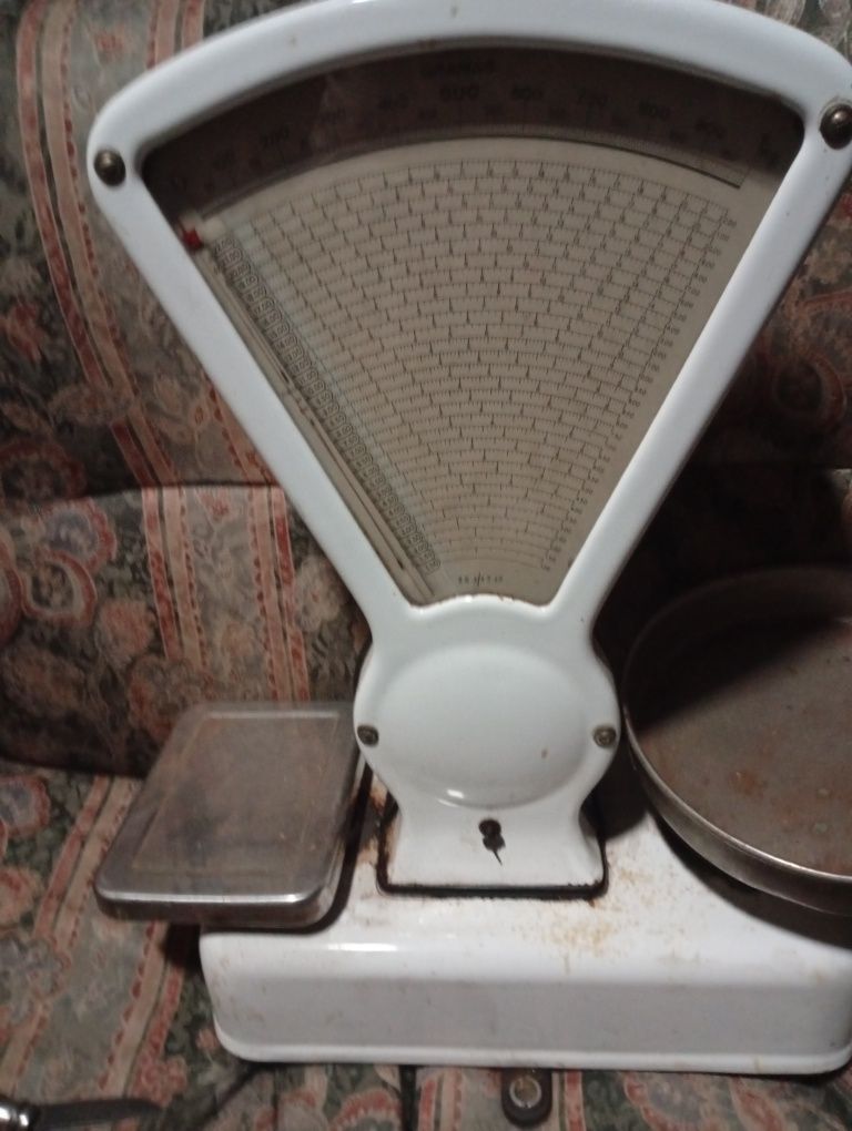 Vendo balança Antonio Pessoa co á volta de 70 anos