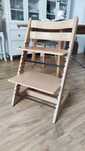 Krzesełko do karmienia stokke tripp trap + akcesoria.