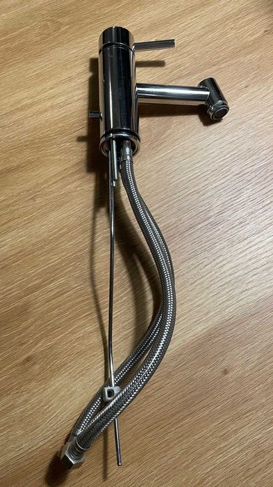 Torneira para lavatorio baixa, Cromada - como nova (com os canos)