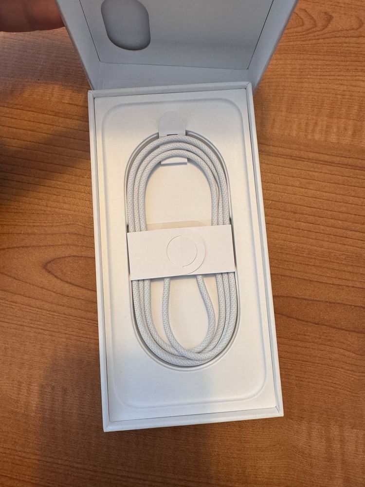 Iphone 16 plus como novo