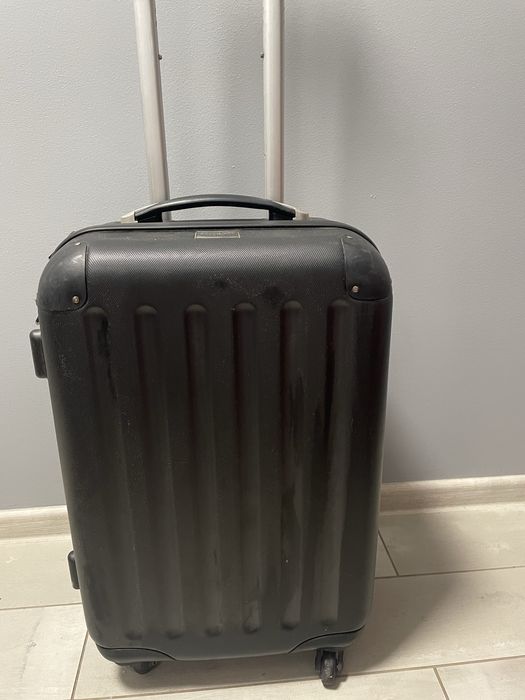 Валіза з пластику