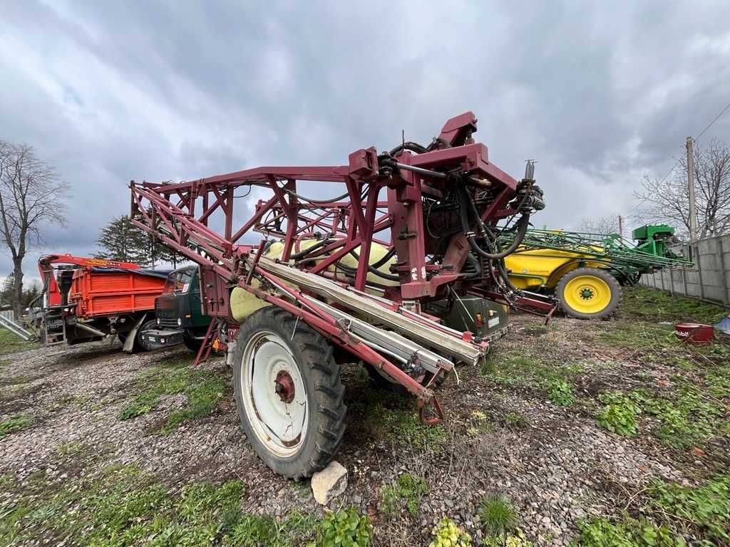 Оприскувач причіпний Hardi Comander 2800