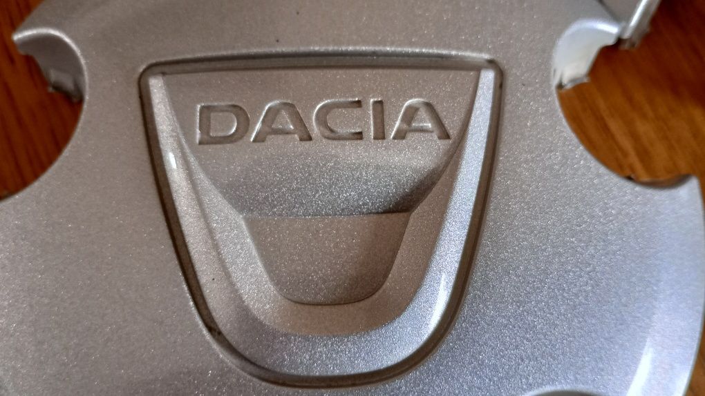 4szt. Kołpaczek kołpak Dacia oryginalny super jakość.