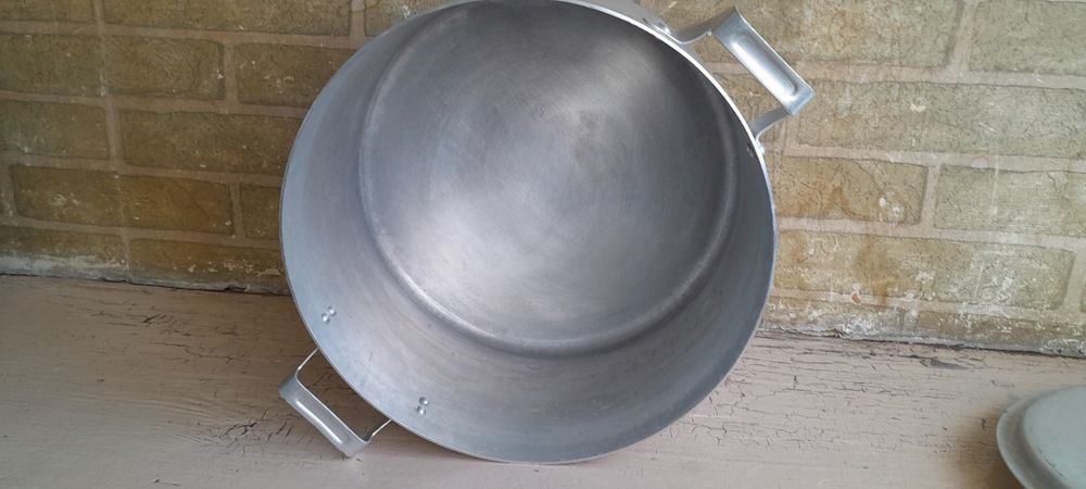 На 8л алюмінієва каструля