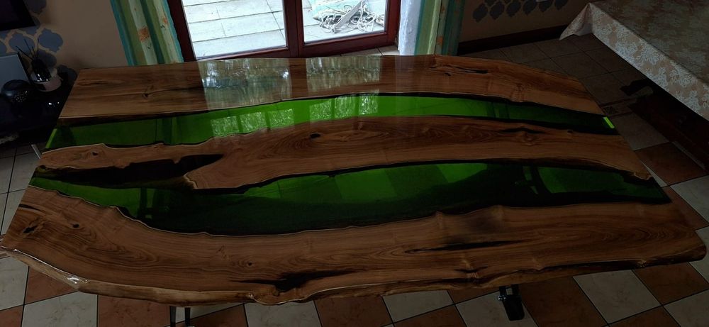 Sprzedam stół z żywicy