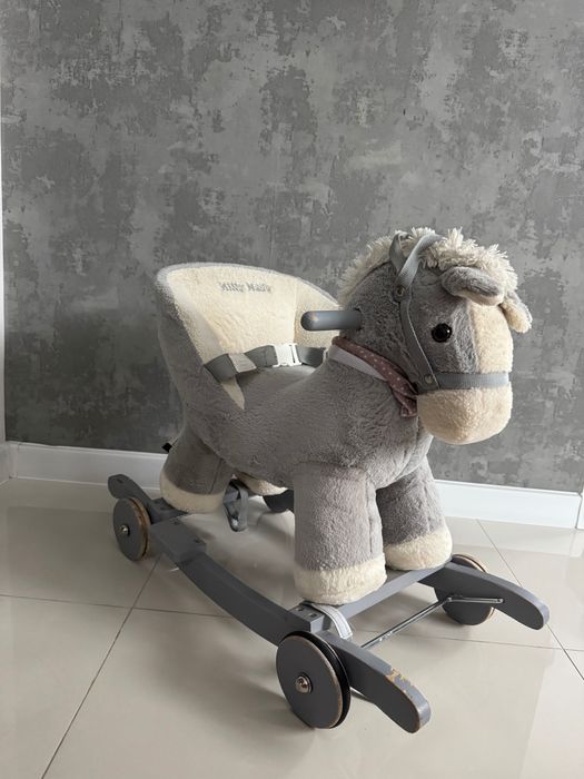 Koń konik na biegunach Pollu Milly Mally