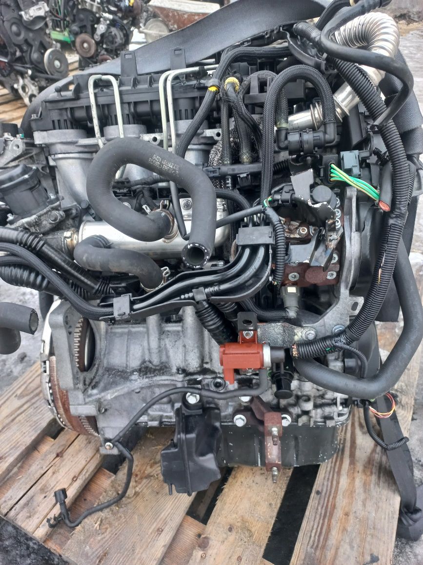 Мотор двигун двигатель 1.6 16  D4164T mazda 3 volvo c30 s40 v50 v70