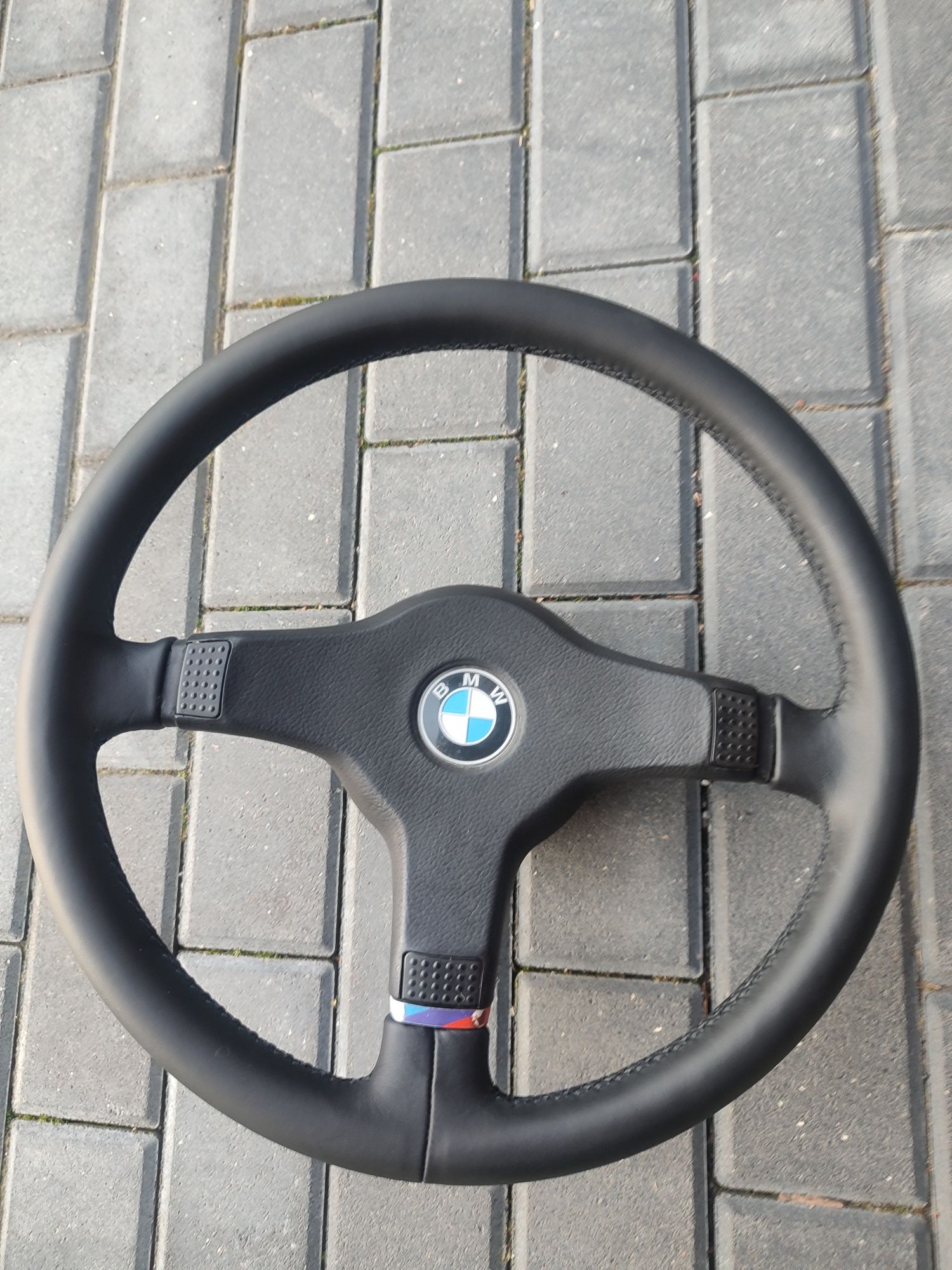 Kierownica m technik BMW E30 E32 , obszyta